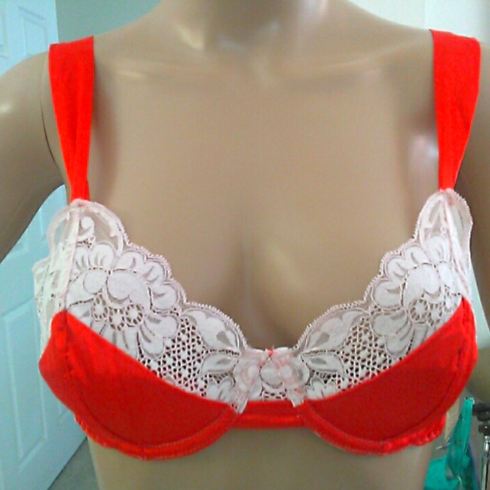 BNWT FREE PEOPLE (WE ARE HAH) Vibrant Red Lace Accent Bra ADJUSTABLE (2 AVAILABL